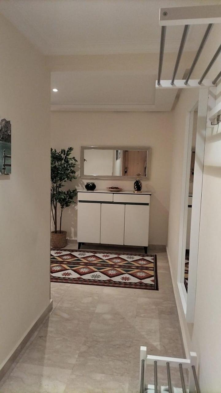 Beautiful, Great Equipped 122 M Holiday Apartment Near Majorelle Garden And Gueliz With Pool Views And A Large Balcony And Terrace Marrakesh Exterior foto